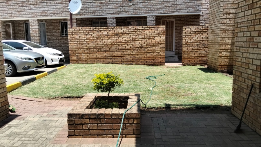 1 Bedroom Property for Sale in Rustenburg Central North West